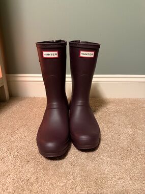 Hunter Women's Winter Rain Boots in Dark Burgundy